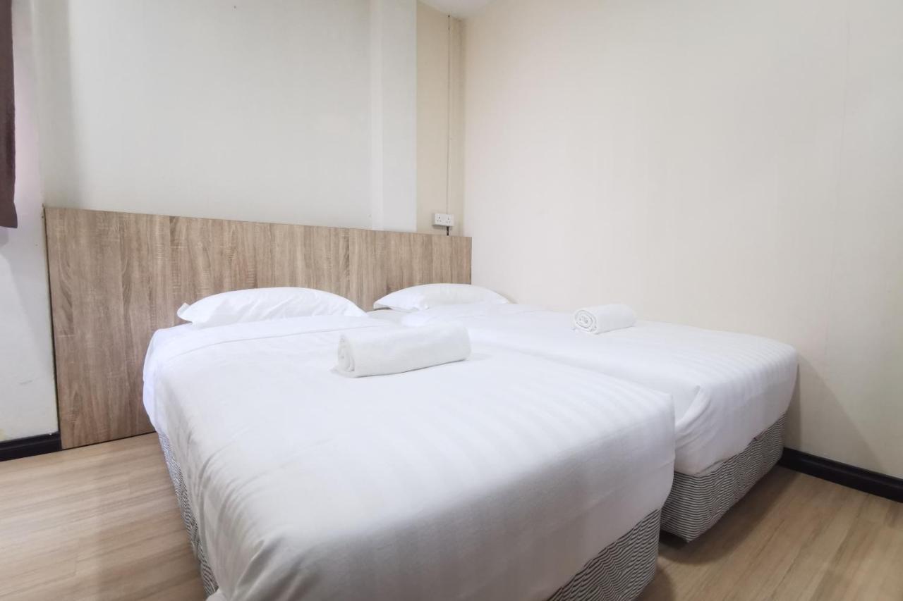 Spot On 90084 Room 123 Семпорна Екстериор снимка