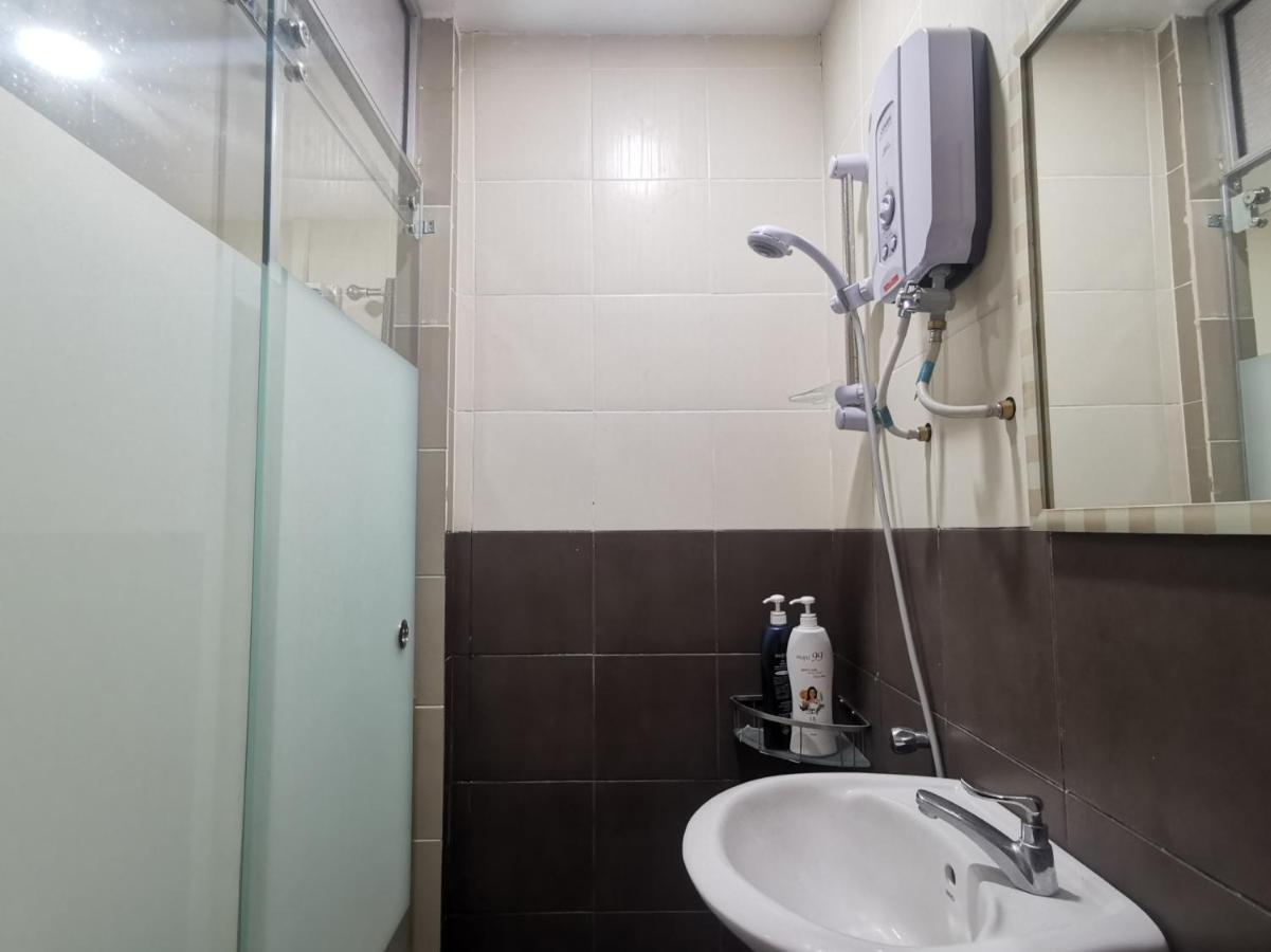 Spot On 90084 Room 123 Семпорна Екстериор снимка